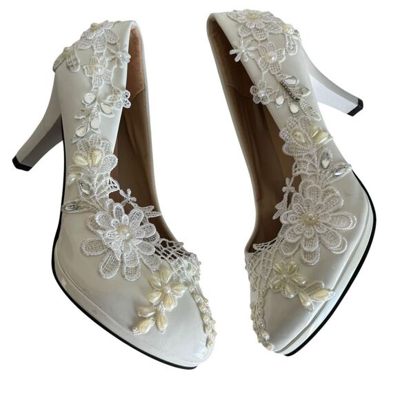 Embellished Embroidery Lace Bridal Heels Size 39 - Picture 1 of 10